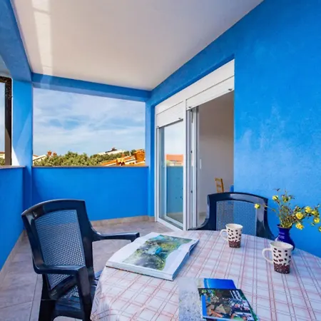 Apartment Cathy - 50m From The Mandre