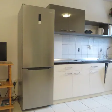 Apartment Cathy - 50m From The