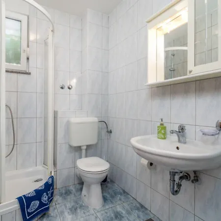 Apartment Cathy - 50m From The Mandre